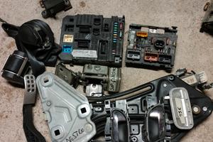 ricambi Peugeot 207 cc benzina 