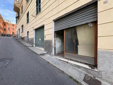 NEGOZIO A GENOVA