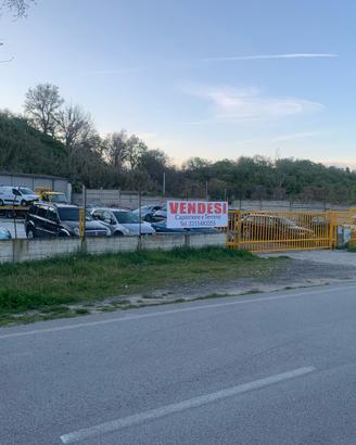 Capannone con Piazzale