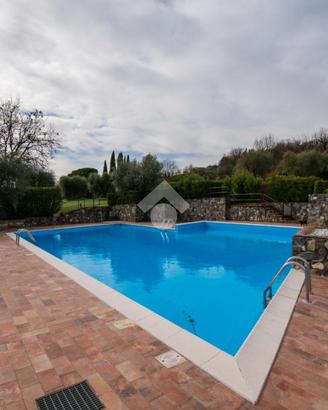 VILLA A SCHIERA A SOIANO DEL LAGO