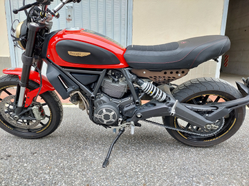 Scrambler Ducati Icon red