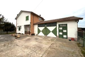 CAVARZERE: 104B: Casa singola con terreno