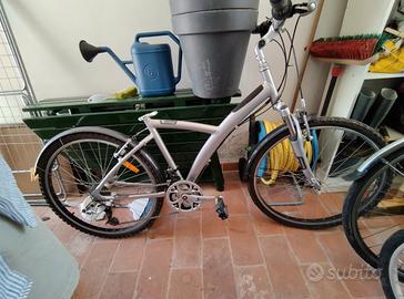 bicicletta alluminio BTwin ammortizzata 24"