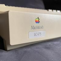 Apple Macintosh LC-475 con tastiera