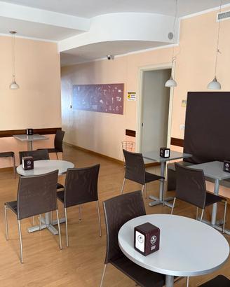 33R - AziendaSi - bar con cucina