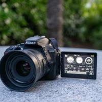 Nikon D5600 + Nikkor 35mm f/1.8 DX  PERFETTO STATO