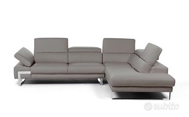 Divano Angolare in Vera Pelle in Svendita