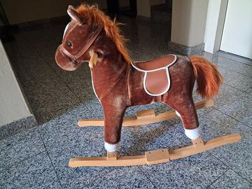 Cavallo a dondolo 