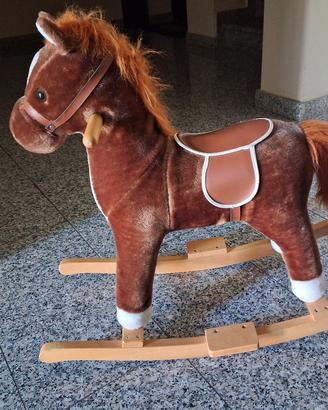 Cavallo a dondolo 
