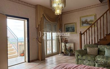 APPARTAMENTO SU DUE LIVELLI CON GARAGE