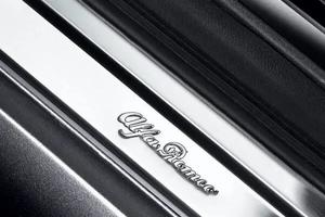 ALFA GT BATTICALCAGNO ALLUMINIO LOGO ALFA ORIGINAL