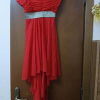 vestito rosso da donna elegante con strascico diet