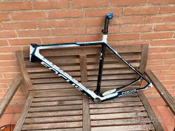 Telaio Focus Carbonio