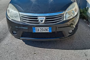 i Dacia Sandero Laureate 1.4 GPL, non marciante. 