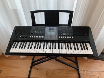 Piano digitale Yamaha psr-e423 con stand