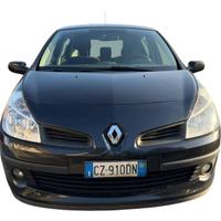 RENAULT Clio 1.4 16V 5 porte Confort