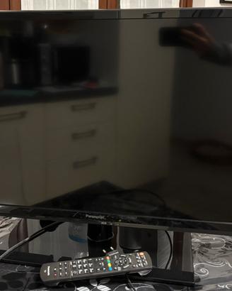 TV LCD Panasonic 32 pollici.