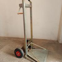 Carrello alza damigiane 