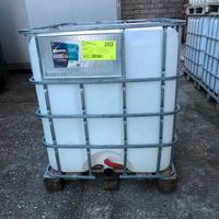 CISTERNE SERBATOI IBC 1000 LITRI SU BANCALE