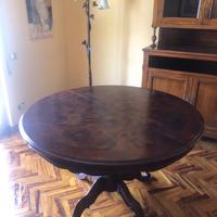 Tavolo in stile classico
