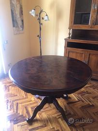 Tavolo in stile classico