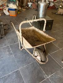 Carriola per montacarichi