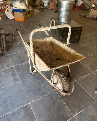 Carriola per montacarichi