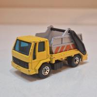 Matchbox del 1986 Ford Cargo Skip Truck