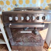 cucina tecnogas 4 piastre e forno tutto elettrico