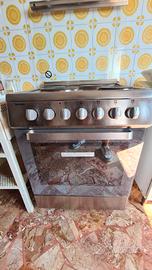 cucina tecnogas 4 piastre e forno tutto elettrico