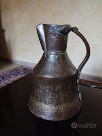 brocca vecchia in rame