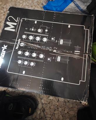 mixer Numark M2