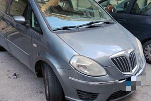 lancia musa 1300 diesel anno 2009 165000 km.