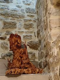 Scultura in legno d'ulivo