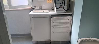 Mobili per studio medico dentistico/ laboratorio