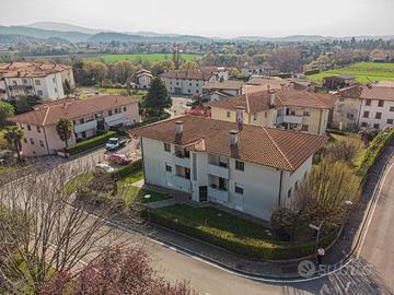 APPARTAMENTO TRICAMERE PRONTO PER ACCOGLIERE LA...