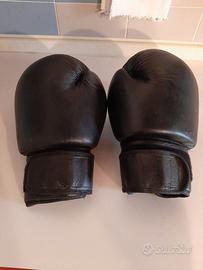 Guantoni da boxe.