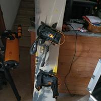 Snowboard Dynastar con attacchi