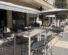 Bar Vineria con banco salumi su corso principale