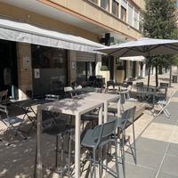 Bar Vineria con banco salumi su corso principale