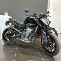 KTM 890 Duke 2021 con soli 2940km + ARROW titanio