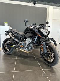 KTM 890 Duke 2021 con soli 2940km + ARROW titanio