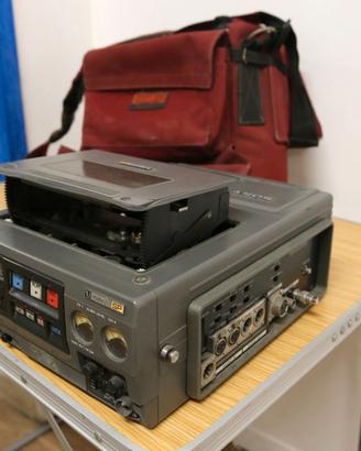 Videoregistratore "portatile" VO-8800P U MATIC SP