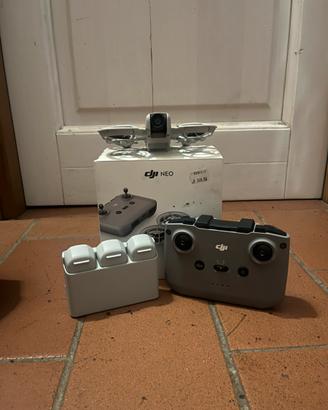 drone dji mini con 3 batterie