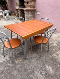 Tavolo cucina con 4 sedie