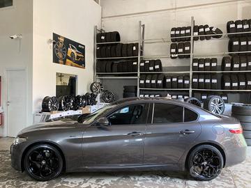 Cerchi NUOVI Alfa Romeo Giulia raggio 19 cod.7842