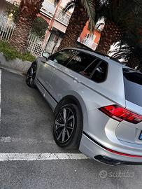 Tiguan r-line 2.0 TDI 200 CV dsg 4 motion del 2023