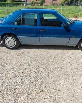 Mercedes 200E 