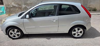 ford fiesta 14TDCi 3 porte  ghia