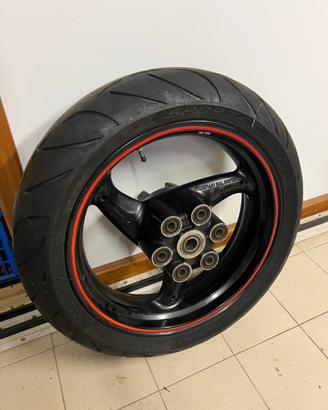 Cerchio gommato monster 696